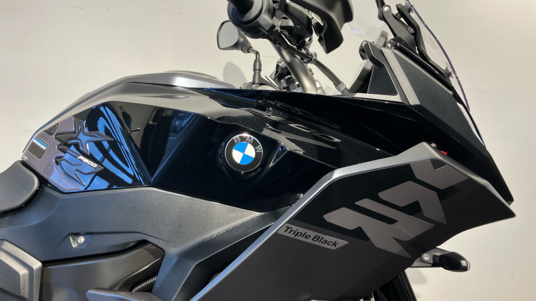 BMW F900 XR